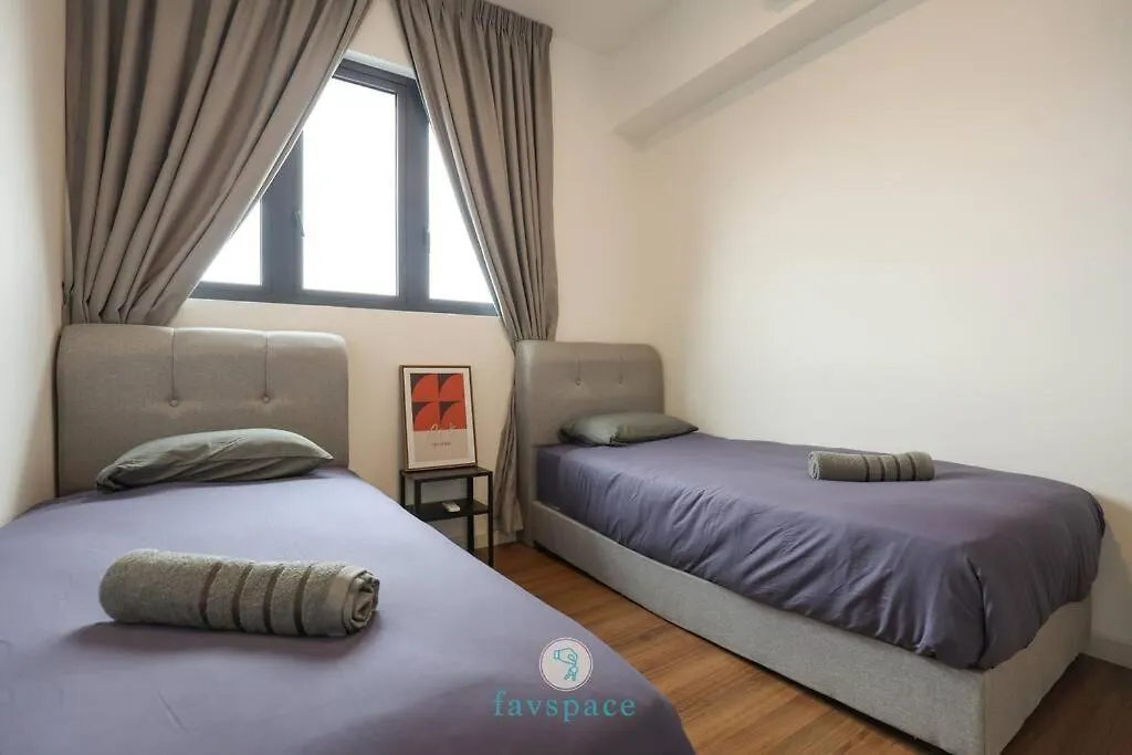 3-Bedroom W Pool 7 Pax-Jalan Cheras Kuala Lumpur 0*,  Malaysia